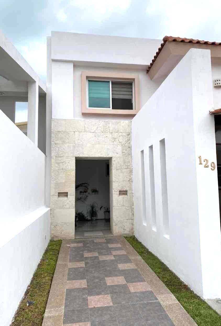 Casa en venta en Pedregal San Carlos
